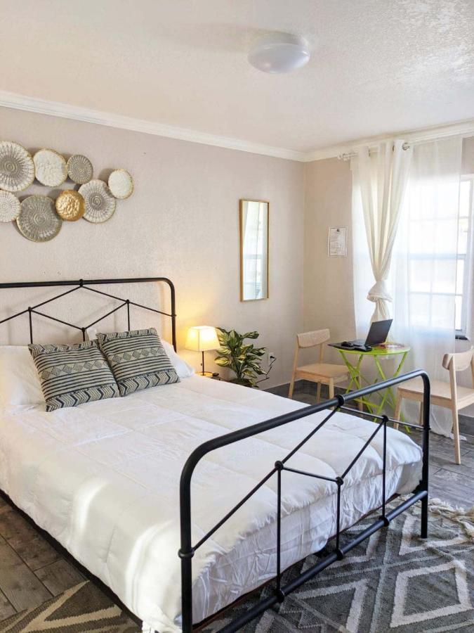Located By The Beach 1 Bedroom With Parking And Pool Клируотер Экстерьер фото