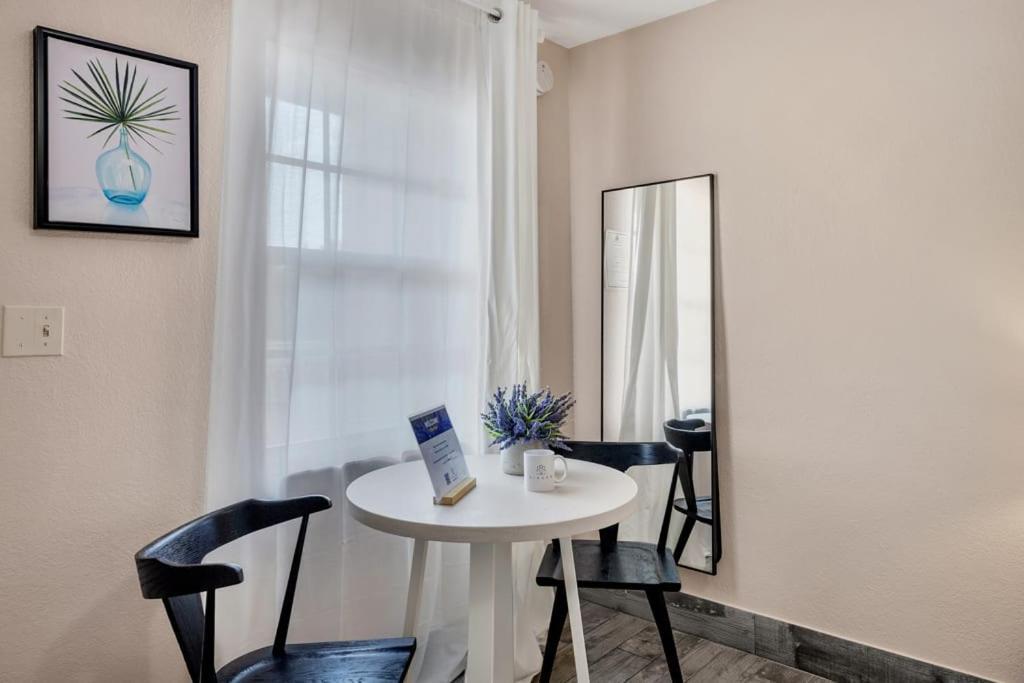 Located By The Beach 1 Bedroom With Parking And Pool Клируотер Экстерьер фото